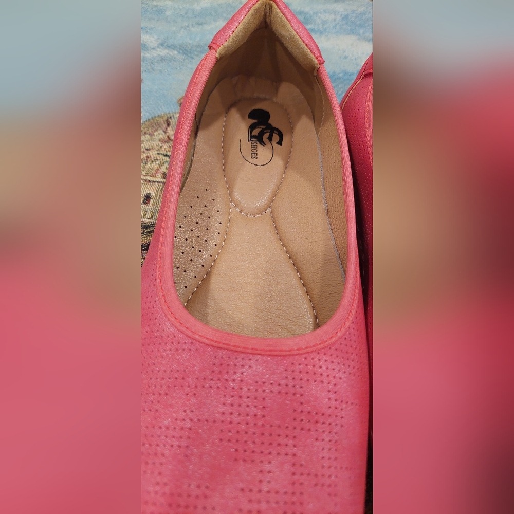 Chic Pink Loafers for Women - Picture 2 of 5